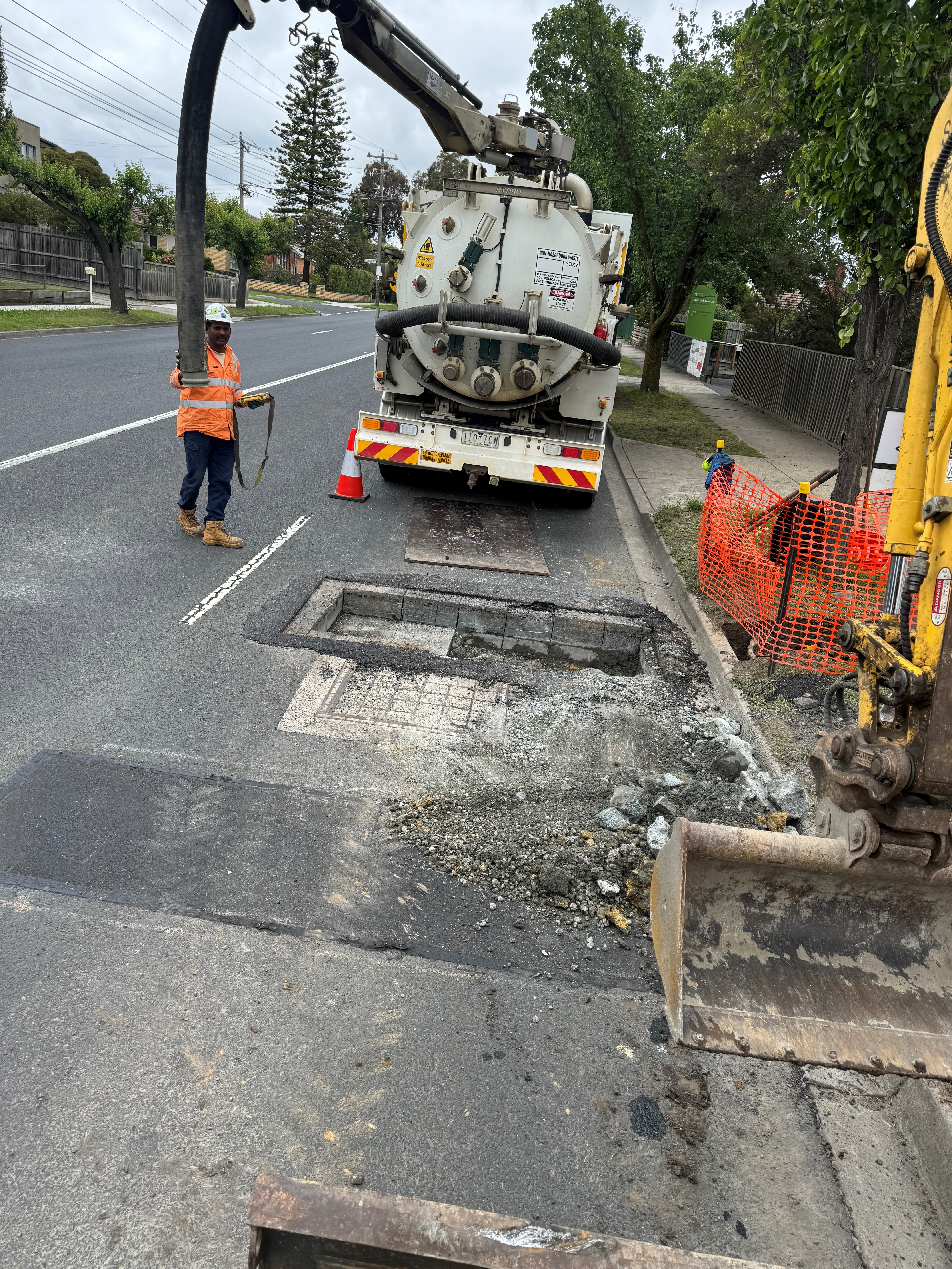 Vacuum excavation